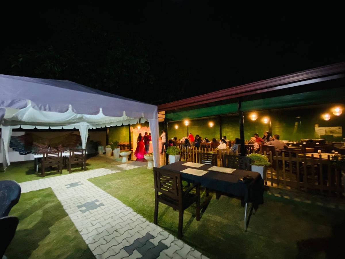 Blue Spring Hotel Wadduwa Exterior photo