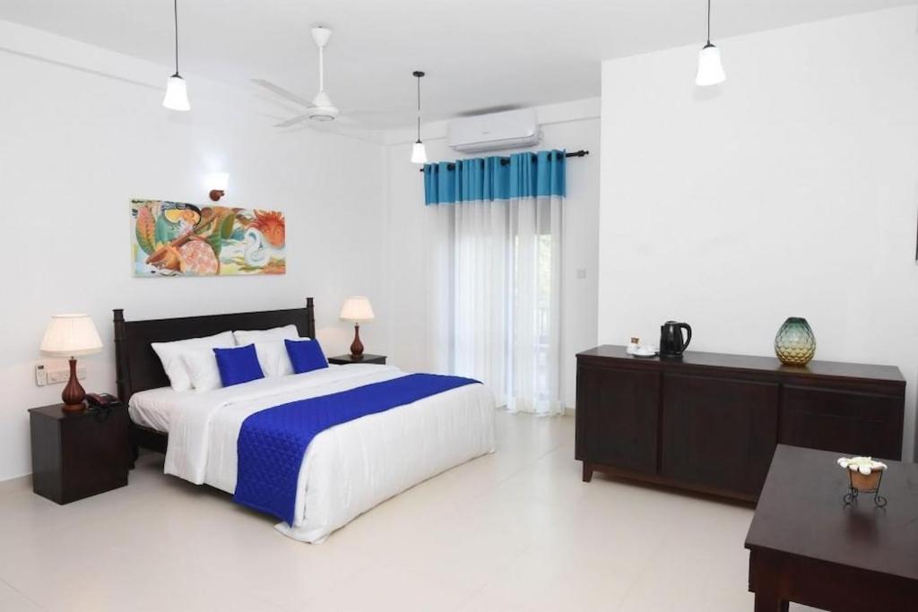 Blue Spring Hotel Wadduwa Room photo