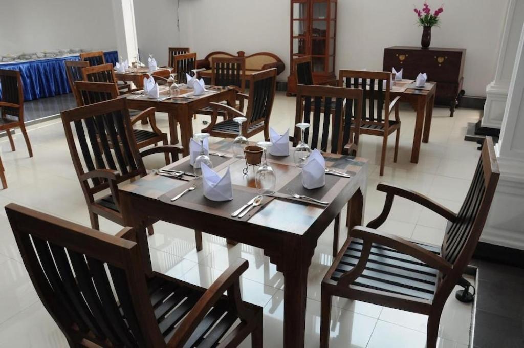 Blue Spring Hotel Wadduwa Exterior photo