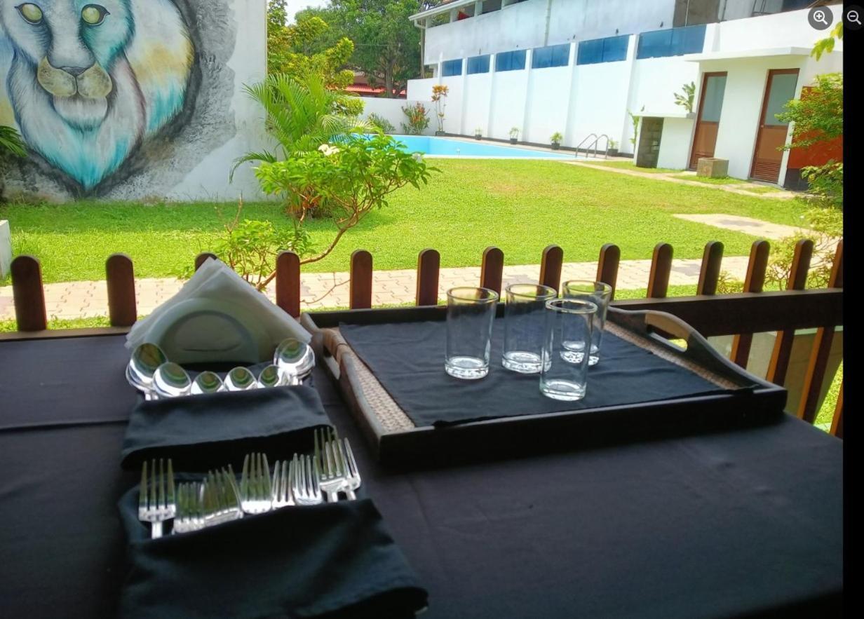 Blue Spring Hotel Wadduwa Exterior photo
