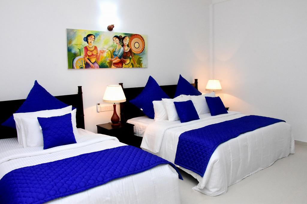 Blue Spring Hotel Wadduwa Exterior photo