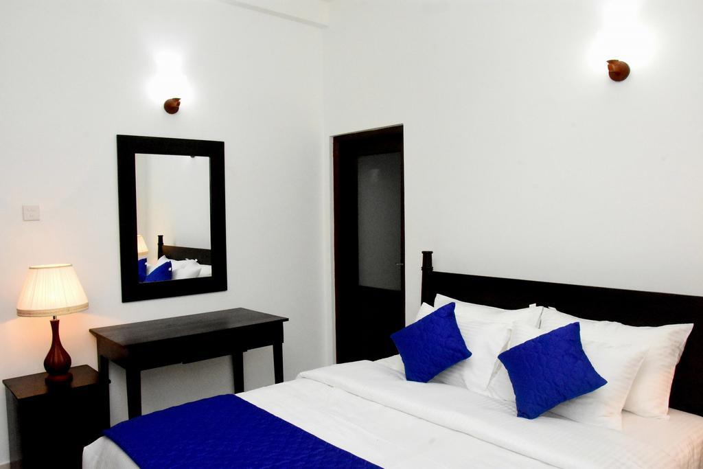 Blue Spring Hotel Wadduwa Exterior photo